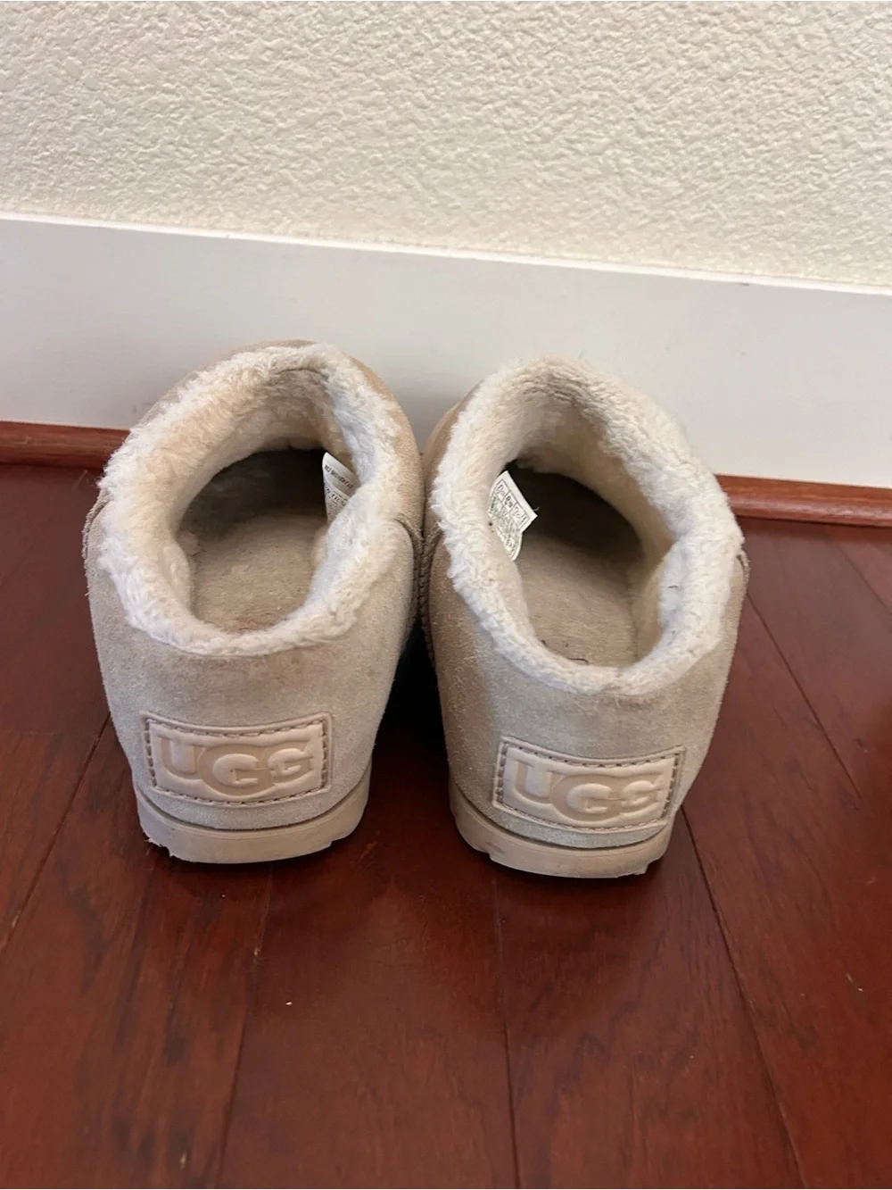 UGG pumped slides beige size 10